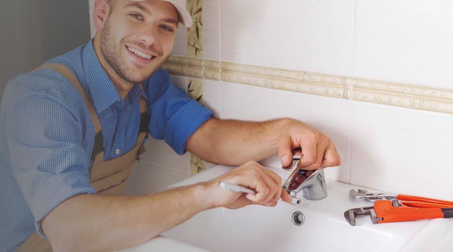 Professional expert plumbing services in Newburgh, IN